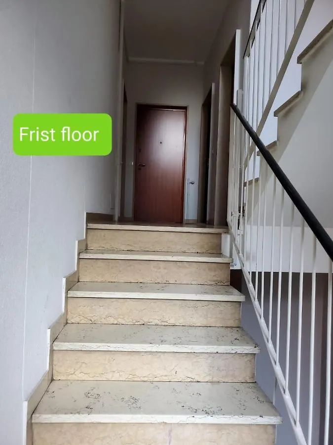 Apartment Appartamento Grazioso Metro Vicinissima Facile Per Arrivare A Duomo Milan Italy